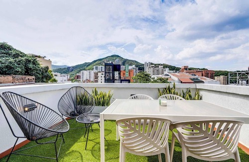 Cali Apartment | El Peñon Penthouse - Private Terrace and Cool View