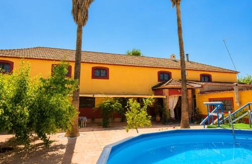Marmolejo House | El refugio de Marmolejo, piscina, barbacoa y grupos hasta 20 personas