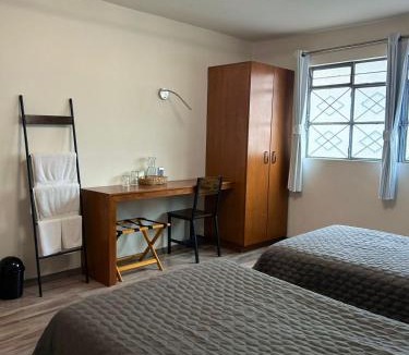 Centro House | El salto de Camela Hostal