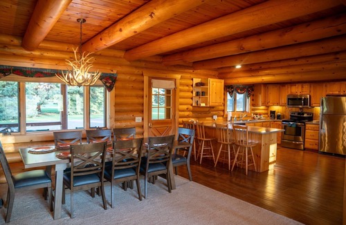 Ennis Hotel | El Western Cabins & Lodges