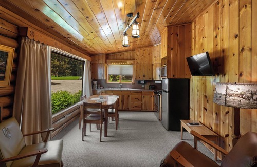 Ennis Hotel | El Western Cabins & Lodges