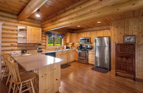 Ennis Hotel | El Western Cabins & Lodges