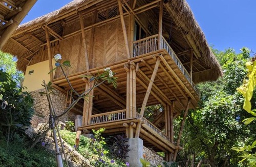Labuan Bajo Hotel | Elang Hillside Bamboo Villas