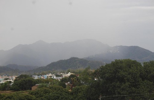 Dehradun House | Elara stays by O-Bandhu