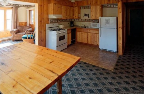 Orr Resort | Elbow Lake Lodge: Lakeview Suite