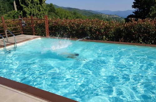 Castiglione di Garfagnana Villa | Elcriso, Spacious villa, private pool, amazing views, WIFI, walk to restaurant!