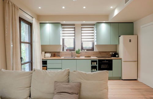 Ierissos Apartment | Elea 1 - Modern with comfortable furnishings and close proximity to the beach