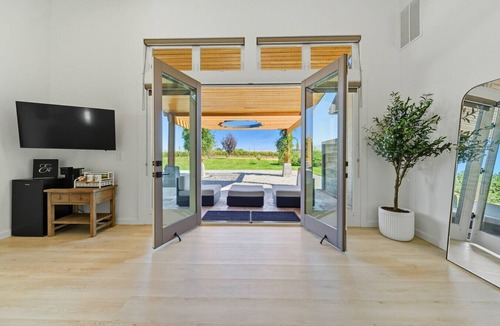 Walla Walla House | Eleanor`s Suite - Walk to Caprio Cellars