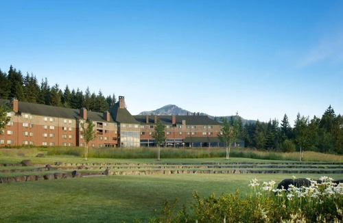 Stevenson House | Elegance in the Wild | Glamping in Washington