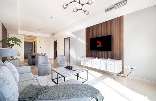 Jadaf House | Elegant 1-Bed Waterfront Living