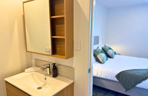 Lower Hutt House | Elegant 2BR Stay with Private Courtyard