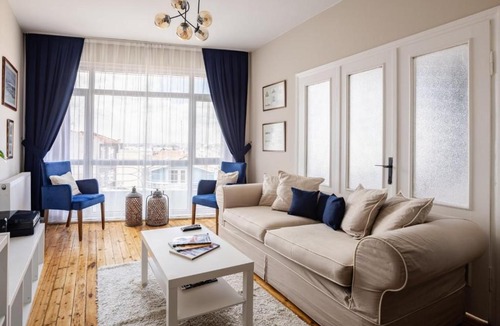 Moda Apartment | Elegant 3BD Bosphorus Views Chic Kadıkoy Home #384