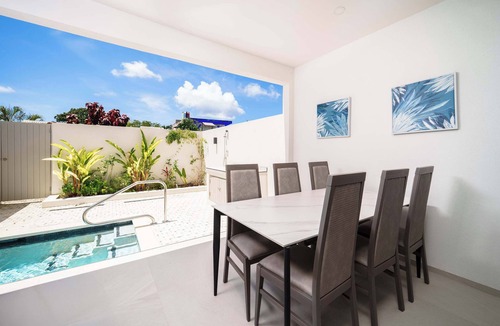 Lower Carlton Condo | Elegant 3BR Pool Villa! Beach 5min, Holetown