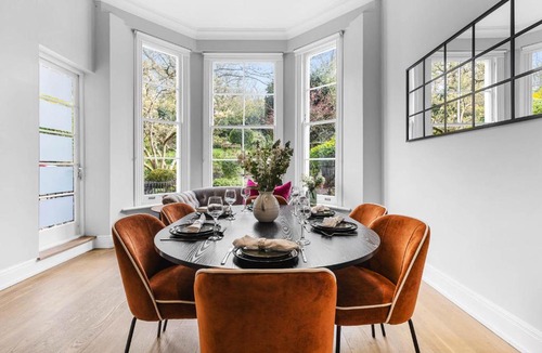 Holland Park Apartment | Elegant 4 Bedroom Retreat