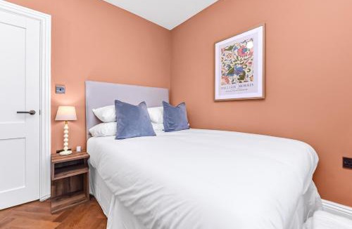 Warwick Apartment | Elegant 5-Bed Georgian Townhouse, Central London