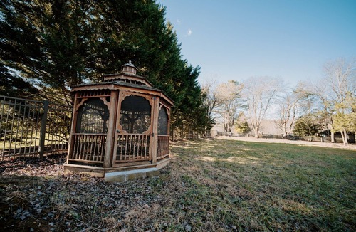Great Falls House | Elegant 5BR/3BA | Private Parking । Great Falls