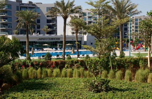 Dubai Apartment | Elegant and comfortably furnished 2BRH apartment in a quiet area!