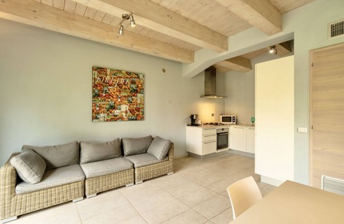 Trequanda Villa | Elegant and spacious two-storey villa of 142 m2 composed on the ground floor of a large living room, kitchen complete with dishwasher, microwave oven, electric oven, coffee machine, kettle, fridge and freezer.On the first floor we find a double bedroom w