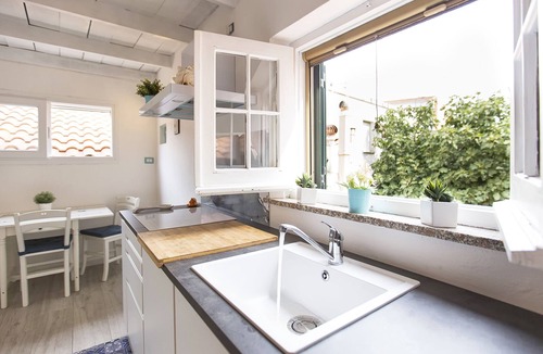 Alghero Old City Apartment | Elegant apartment in the heart of the historic center a step away from the sea.