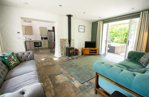 Bryngwran House | Elegant Barn Conversion - Luxury Estate - Hot Tub