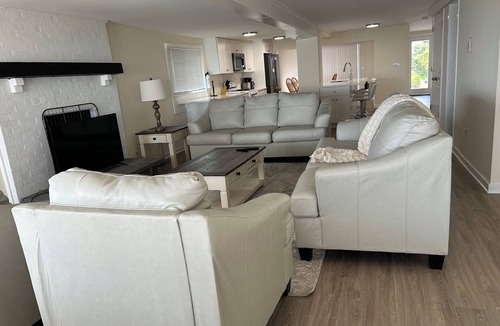 Fairfield House | Elegant Beachfront, beautiful views. Come enjoy!