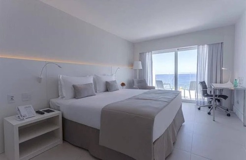 Recreio dos Bandeirantes Hotel | Elegant Beachfront Suite Perfect for a Romantic Getaway in Rio!