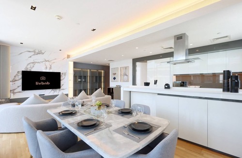 Dubai Apartment | Elegant Bluewaters 3BR+maid's w Sea View