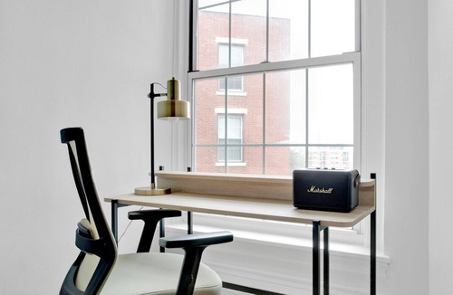 North Brookline Apartment | Elegant Brookline Studio w/Gym & W/D, by Blueground