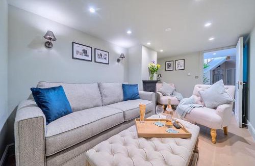Guildford House | Elegant Central Guildford Home with Castle Views - Pass the Keys