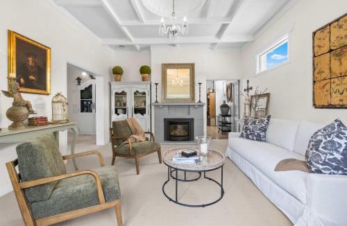 Claudelands House | Elegant Character Villa - Walk to Claudelands