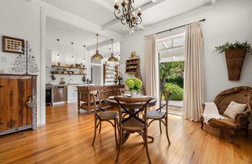 Claudelands House | Elegant Character Villa - Walk to Claudelands