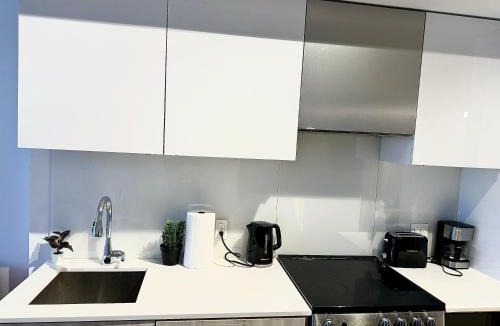 Garden District Apartment | Elegant Condo Near Eaton Centre Mall