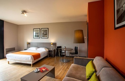 9th Arrondissement Hotel | Elegant Double Room Perfect for Exploring Lyon’s Dock Area