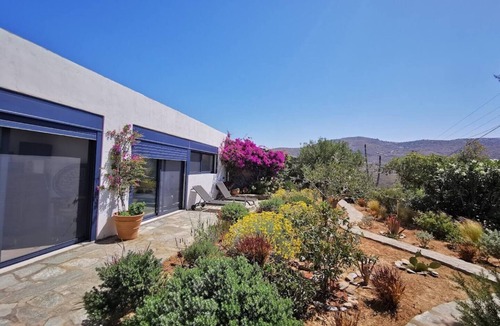 Koundouros House | Elegant family housse near the beach.