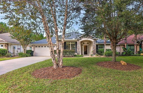 Fernandina Beach House | Elegant Fernandina Beach Home: Patio & Fenced Yard