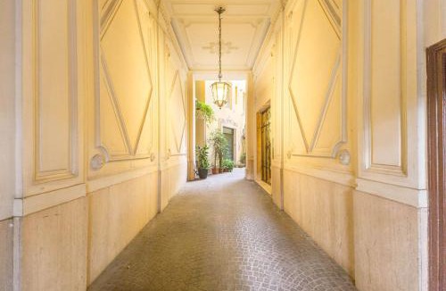 Rione IV Campo Marzio House | Elegant Flat Spanish steps