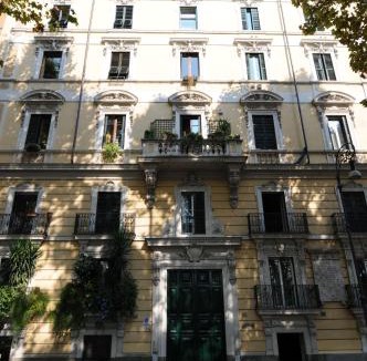 Rione IV Campo Marzio House | Elegant Flat Spanish steps