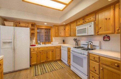 Sunnyside House | Elegant Getaway in Tahoe City Dog Friendly - Close to town