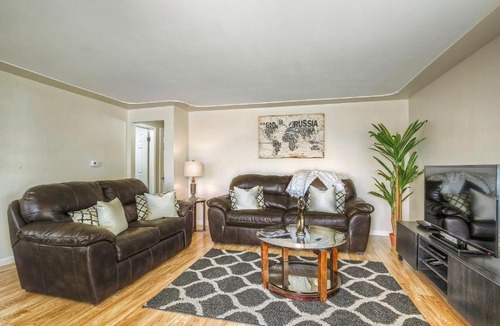Edgewater Apartment | Elegant home, Convenient Access To Denver