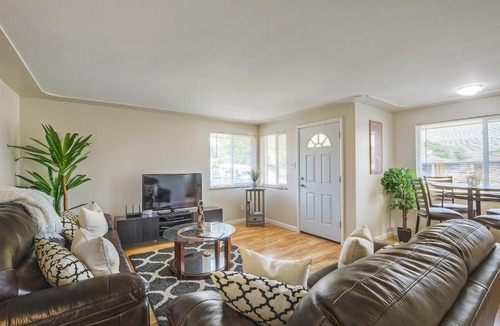 Edgewater Apartment | Elegant home, Convenient Access To Denver