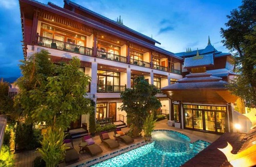 Old City House | Elegant King Retreat | Private Balcony & Spa Bath
