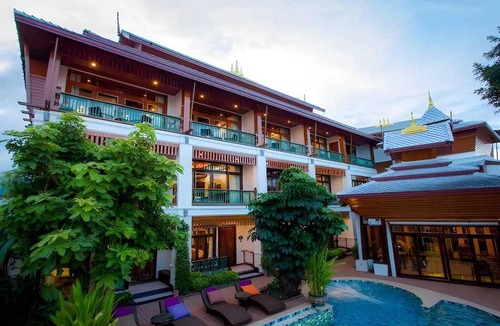 Old City House | Elegant King Retreat | Private Balcony & Spa Bath