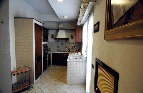 Zona XIX Casal Morena Apartment | Elegant lodging with garden,A/C,high speed Wi-Fi,near Metro Anagnina,Rome suburb