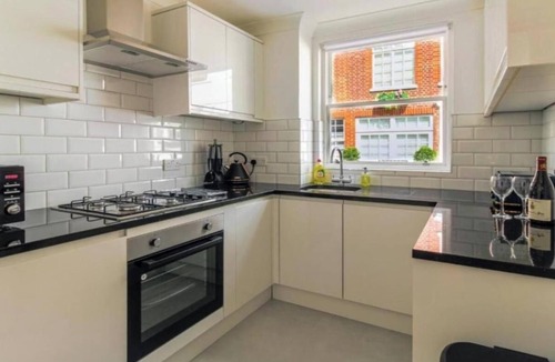 South Kensington Apartment | Elegant Mews House in the Heart of London