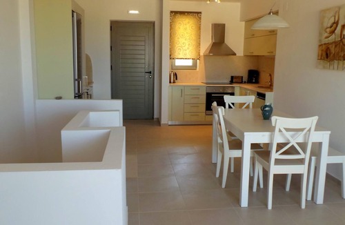 Makry Gialos Resort | Elegant, Modern With Shared Swimming Pools