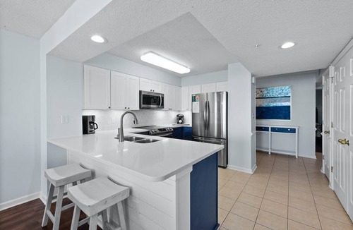 Windy Hill Condo | Elegant Oceanfront Condo, Hard Wood Floors, Lazy River | Windy Hill Dunes - 1302