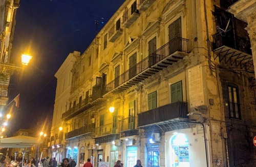 Monte di Pieta Apartment | Elegant, quiet, large apartment in Palazzo Mango, beautiful heart of old Palermo