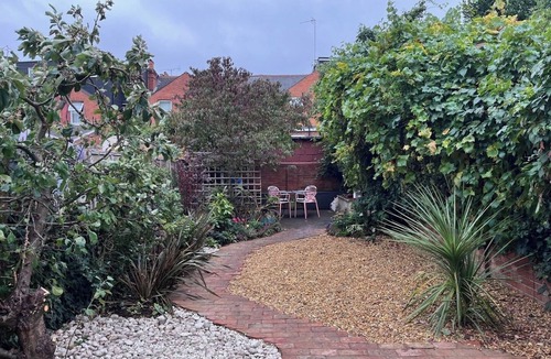 Earley House | Elegant Reading Haven: 2BD Period Charm and Garden
