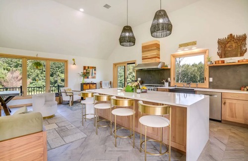 Rumney House | Elegant Riverfront house in Rumney with hot tub, outdoors, fitness equipment