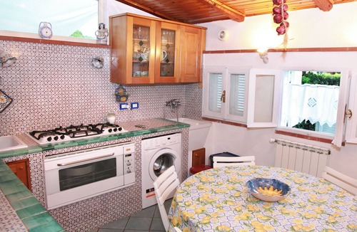 Tonnarella Villa | Elegant Sicilian-style villa in the Marina di Portorosa marina